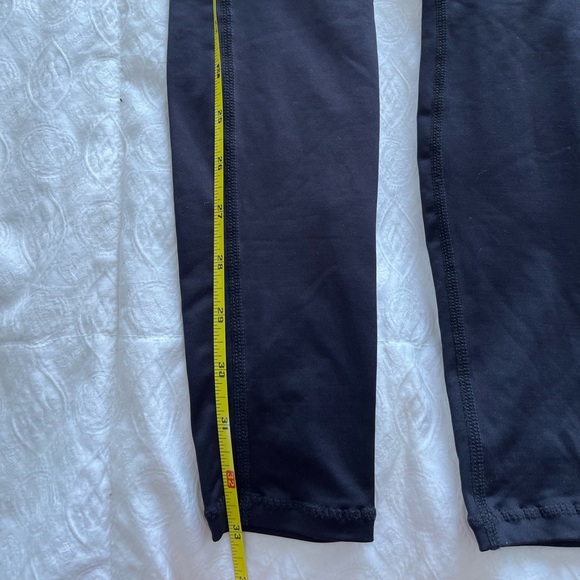 Uniqlo Airism black spandex leggings - Picture 2 of 7